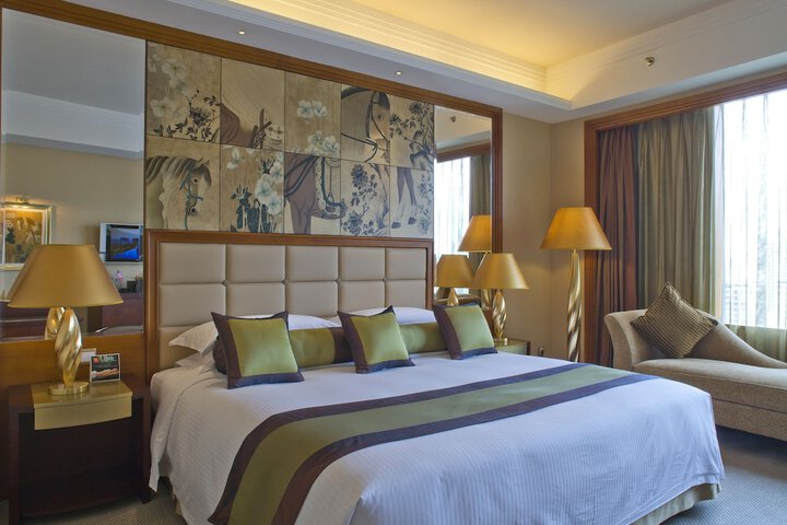 Room 25 of 192