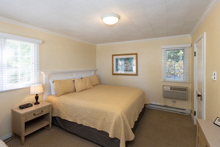 Room 41 of 220