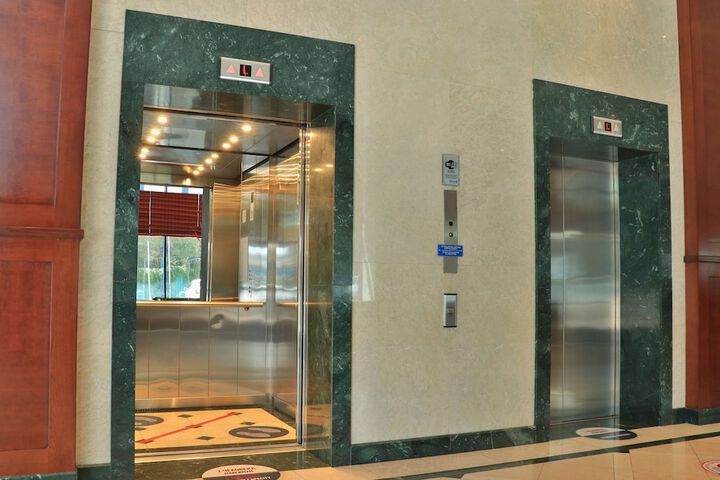 Hotel Interior 4 of 87