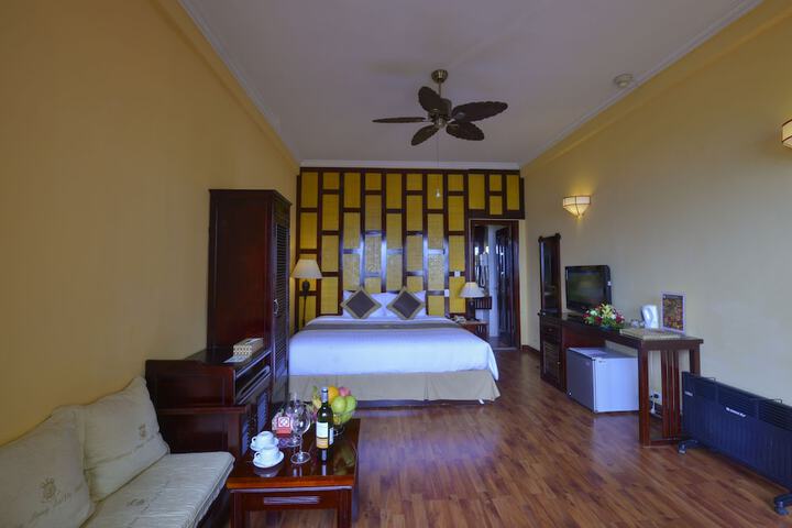 Room 17 of 108