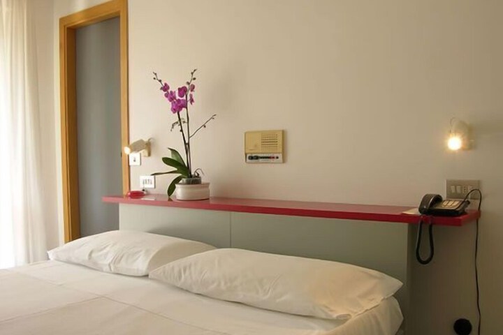 Room 13 of 49