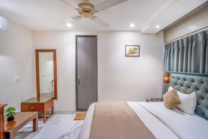 Room 5 of 75