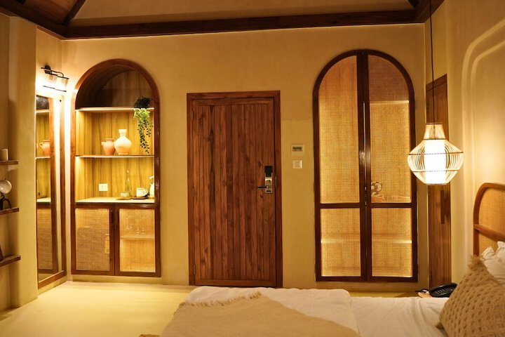 Room 11 of 76