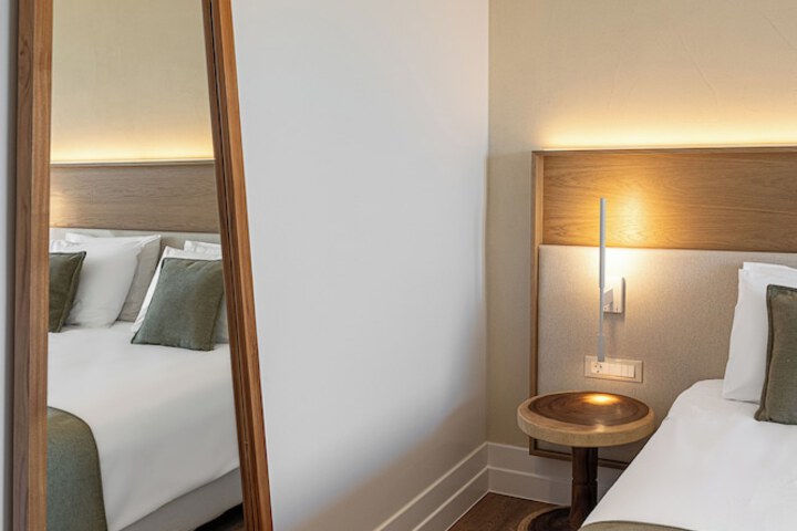 Room 73 of 425