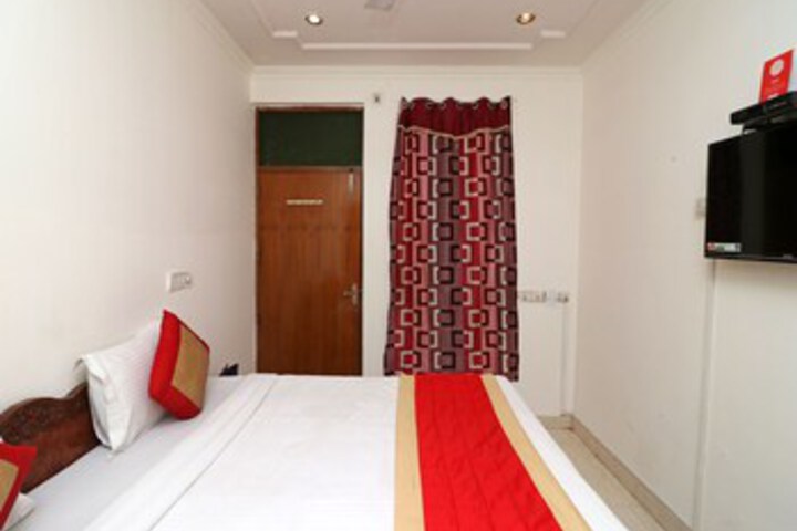 Room 15 of 23