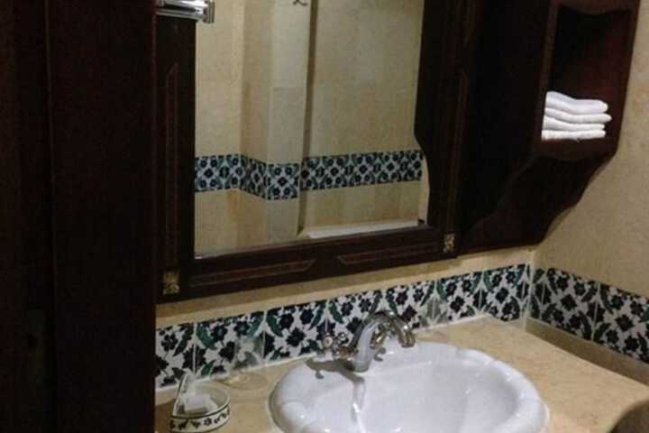 Room 14 of 34
