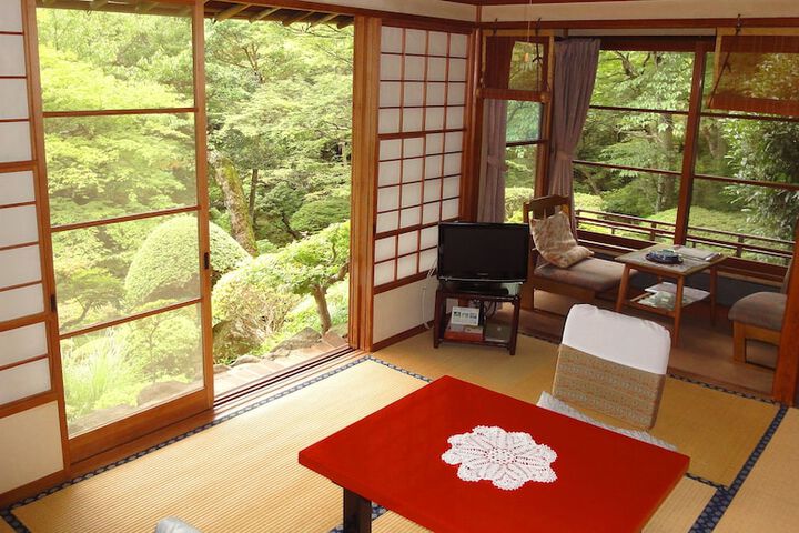 Room 27 of 110