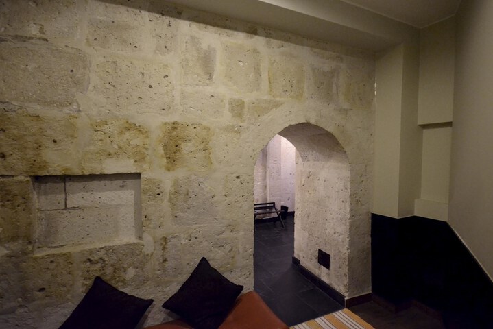 Room 14 of 36