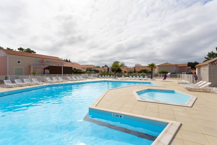 Pools & Facilities