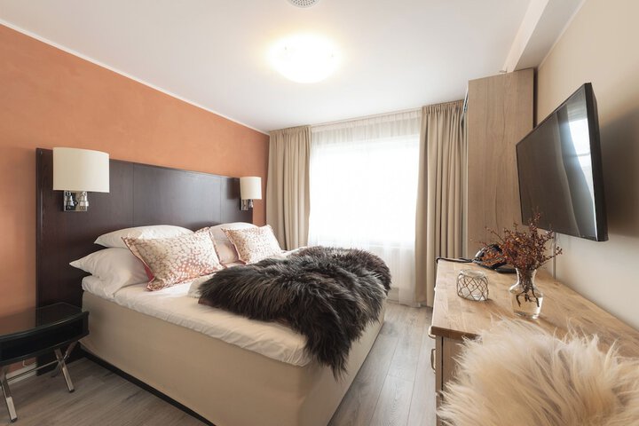Room 6 of 43