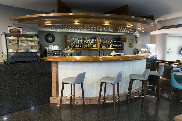 Lounge 108 of 125