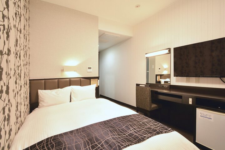 Room 12 of 34