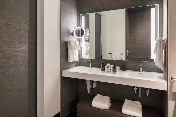 Room 40 of 114