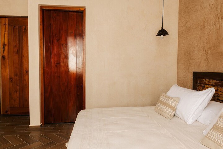 Room 18 of 83