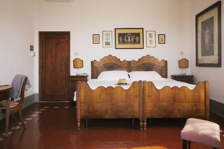 Room 12 of 68