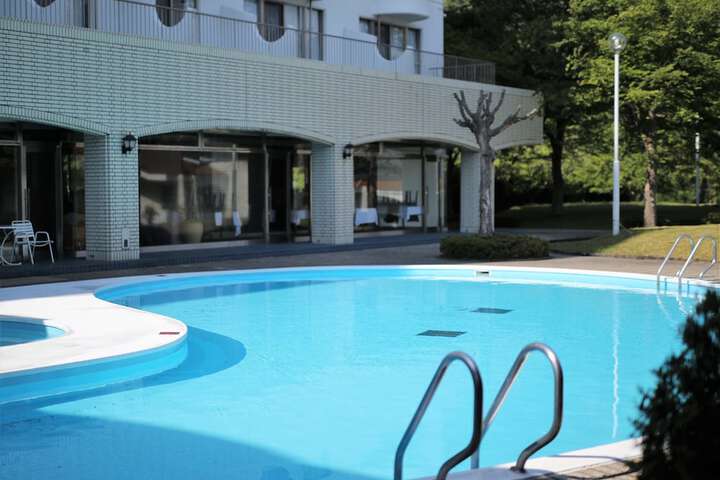 Hotel Pool