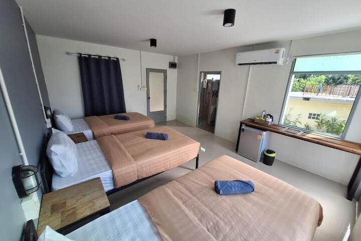 Room 8 of 38