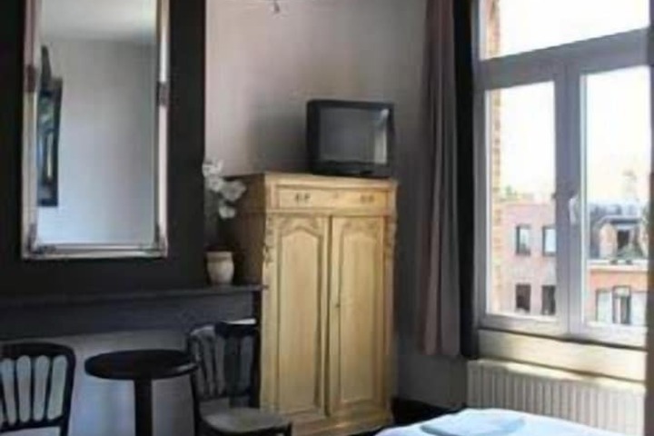 Room 21 of 42
