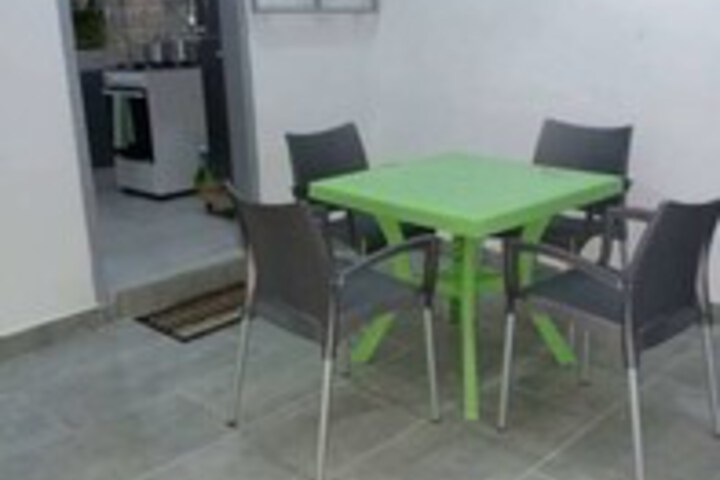 Room 6 of 17