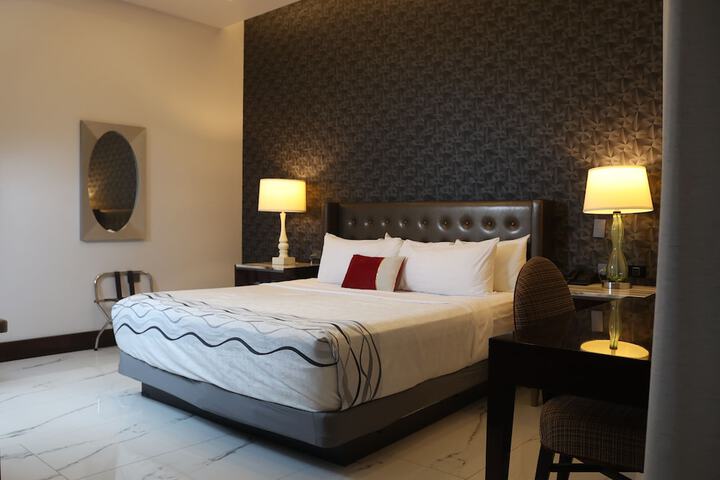 Room 7 of 37