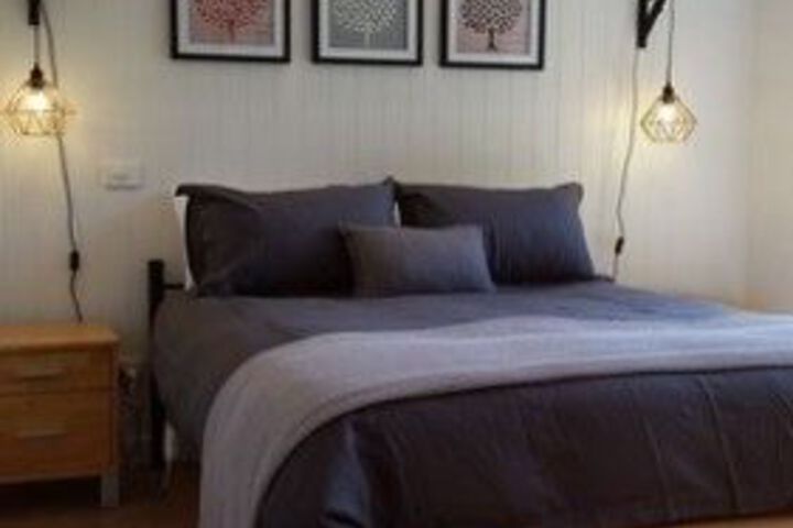 Room 2 of 9