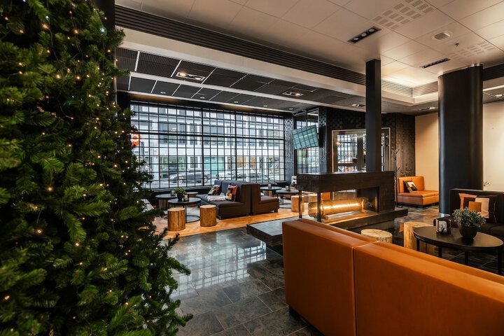 Guest Lobby