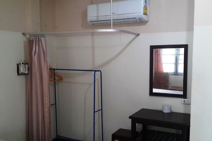 Room 30 of 51