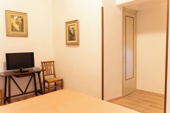 Room 22 of 141