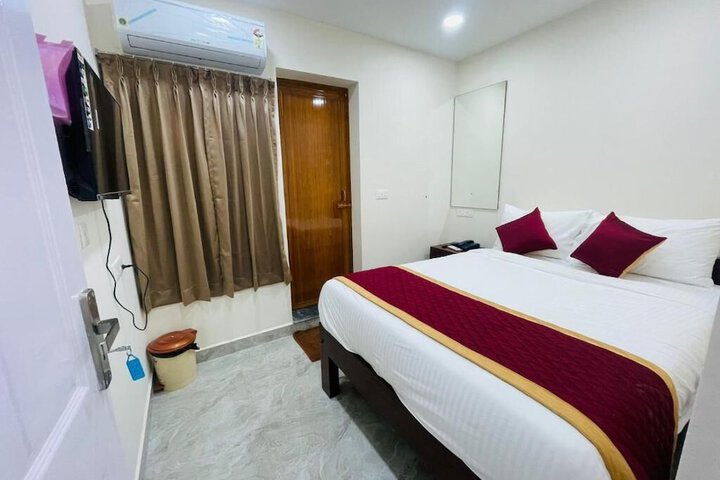 Room 5 of 6