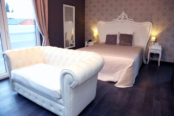 Room 35 of 161