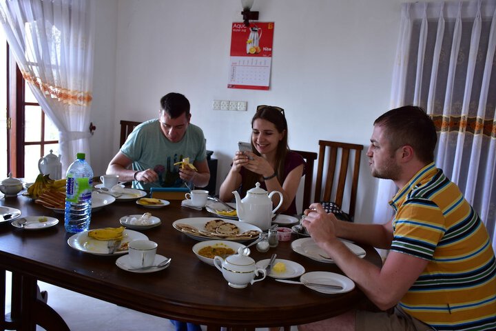 Dining 6 of 13
