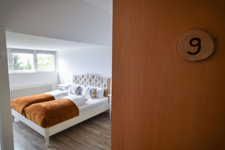 Room 28 of 51