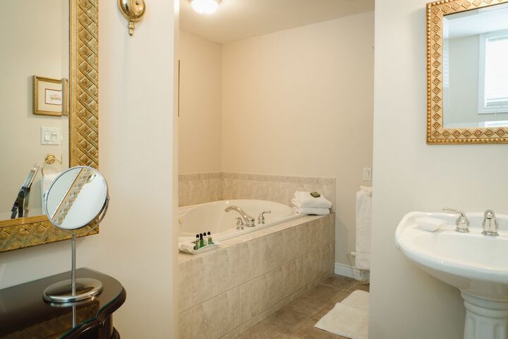 Room 17 of 29