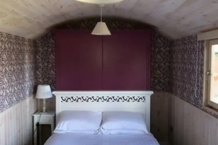 Shepherds Hut - Walled Gardens Llandenny