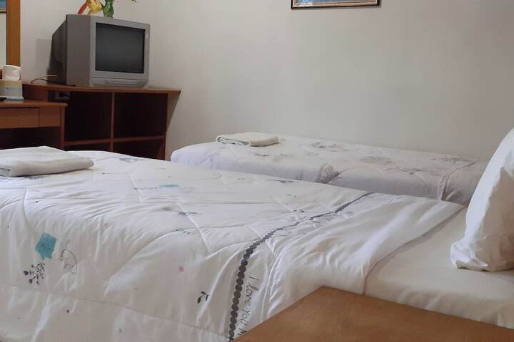 Room 6 of 29