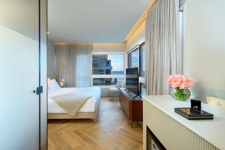 Room 11 of 75