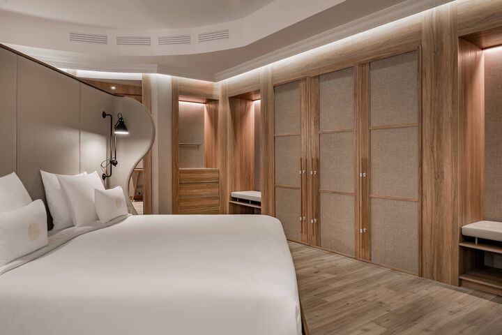 Room 10 of 52