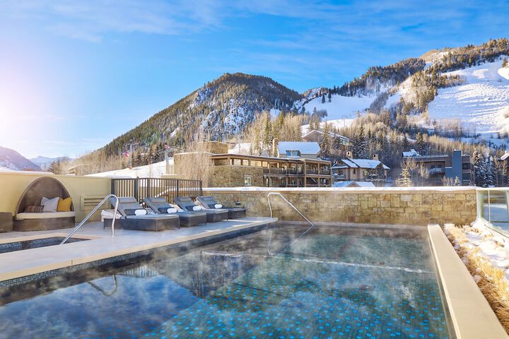 Hotel with Pool