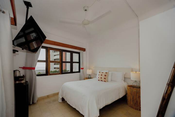 Room 45 of 193