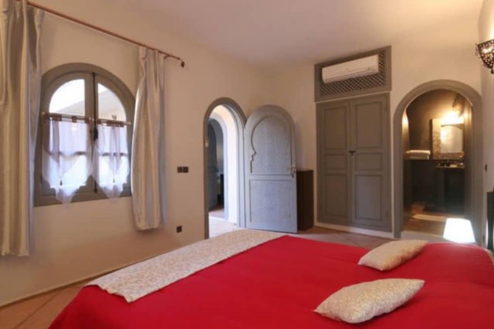 Room 8 of 21