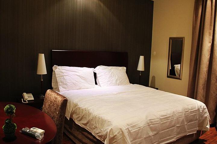 Room 3 of 6