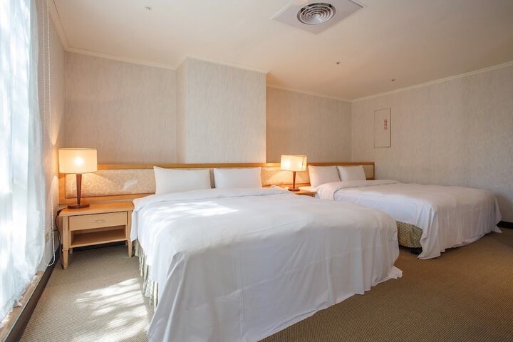Room 9 of 40