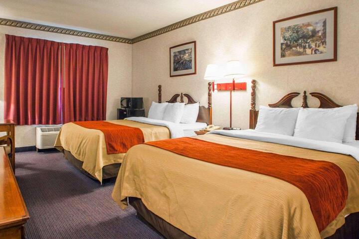 2 Double Beds (4 of 12)