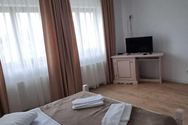 Room 7 of 19