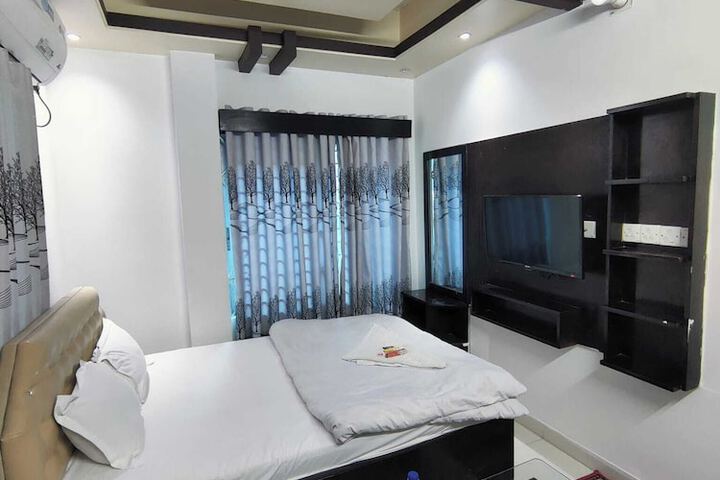 Room 5 of 22
