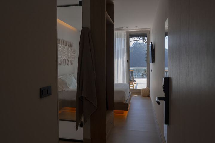 Room 6 of 60
