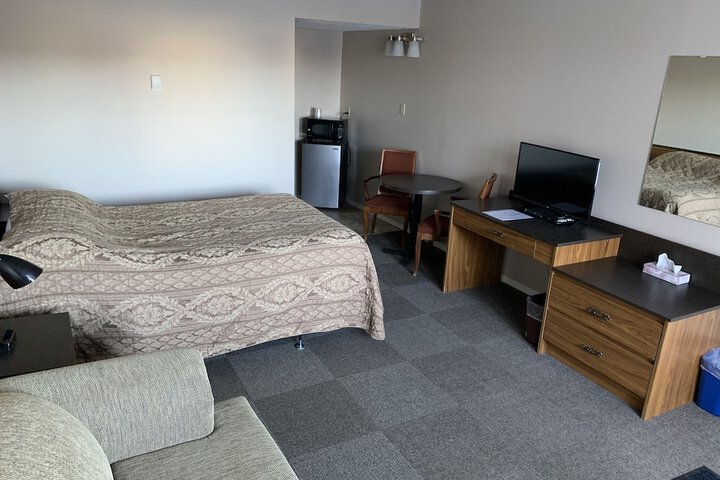 Room 10 of 38