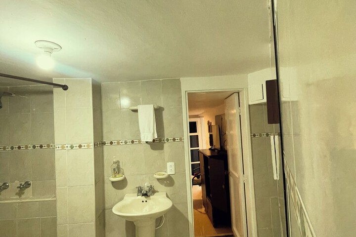 Room 105 of 123