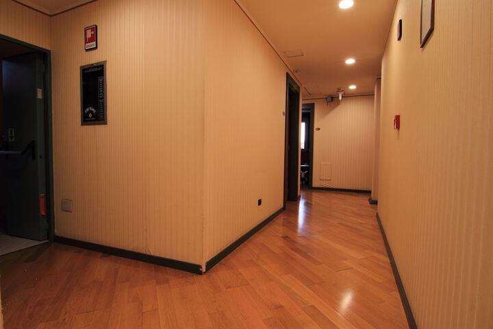 Ballroom/Hall 56 of 72