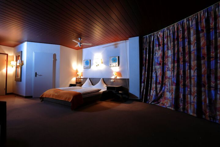 Room 11 of 55